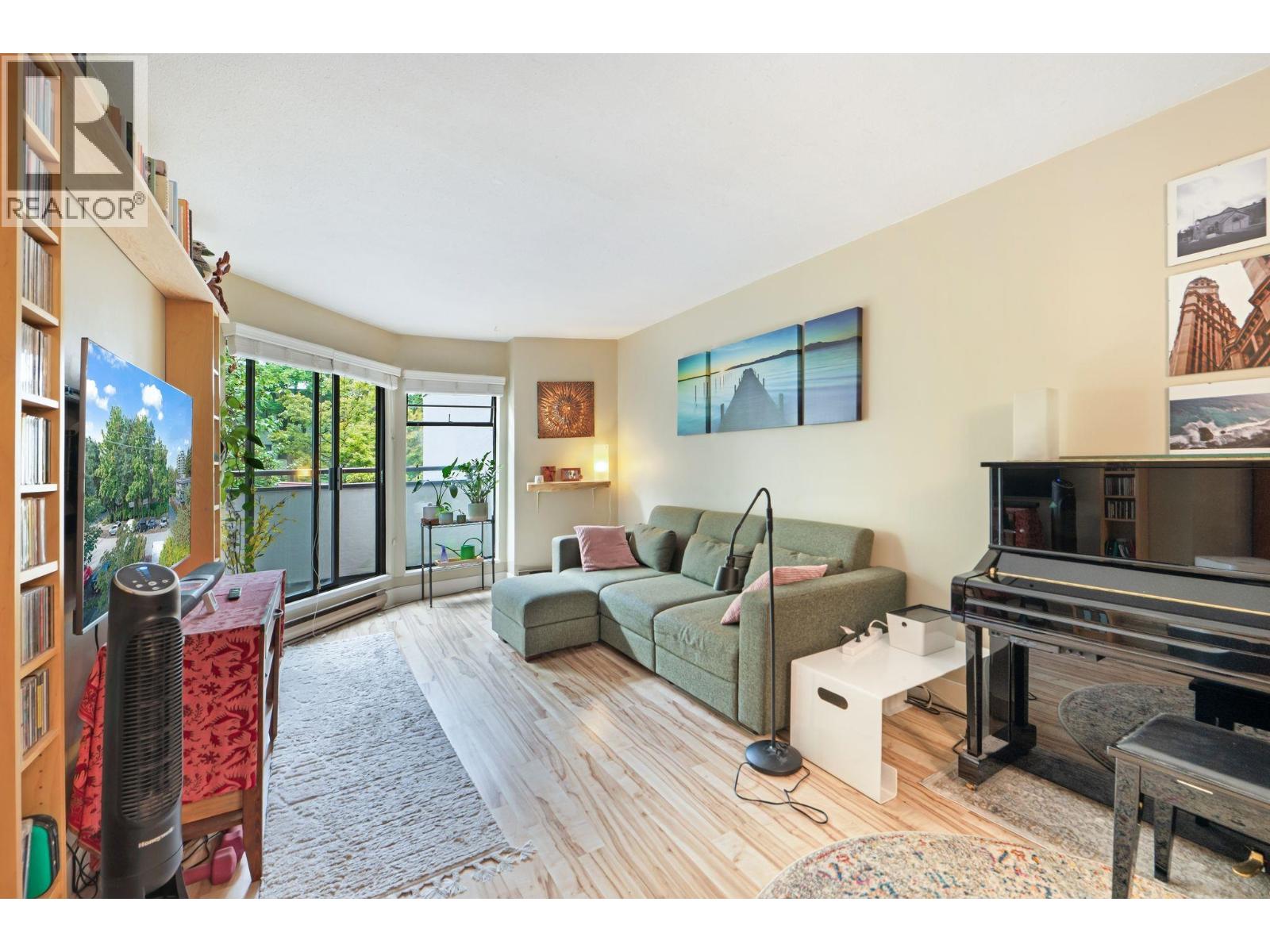 210 2222 Prince Edward Street, Vancouver, British Columbia  V5T 4M6 - Photo 2 - R3051072