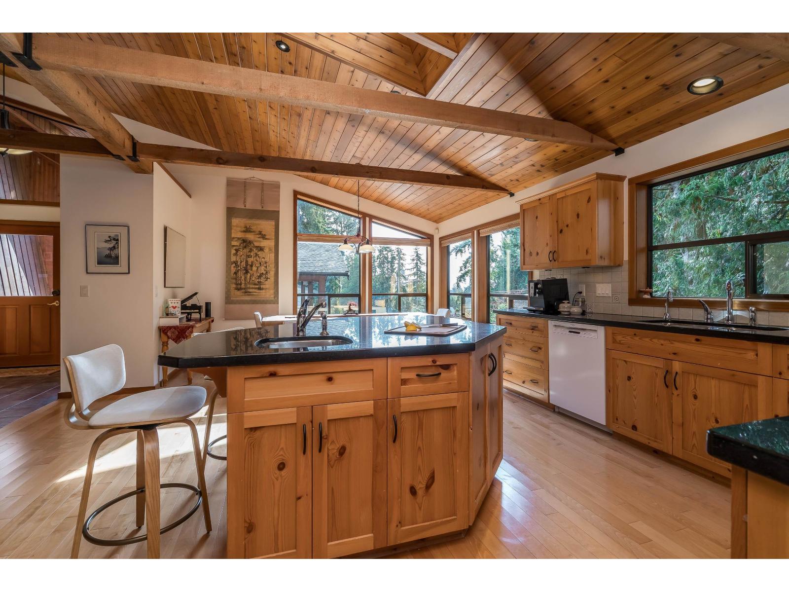 914 164 Street, Surrey, British Columbia V4A 4Y5 - Photo 5 - R3068208