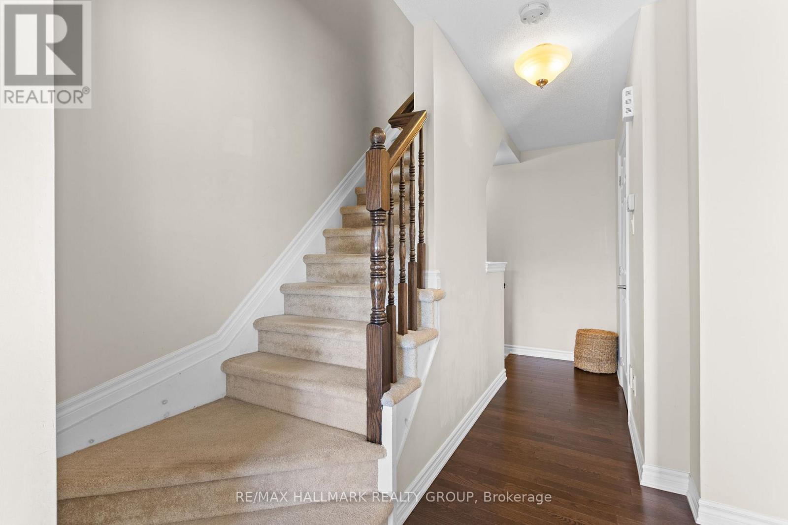 469 Meadowhawk Crescent, Ottawa, Ontario  K2J 5W7 - Photo 14 - X12556354