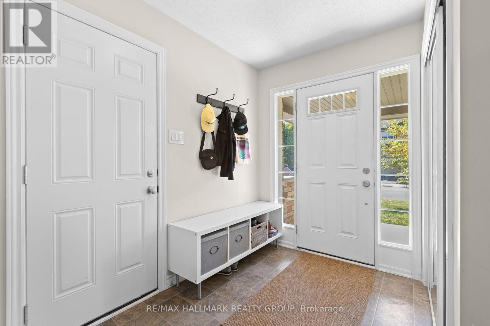 469 Meadowhawk Crescent, Ottawa, Ontario  K2J 5W7 - Photo 4 - X12556354