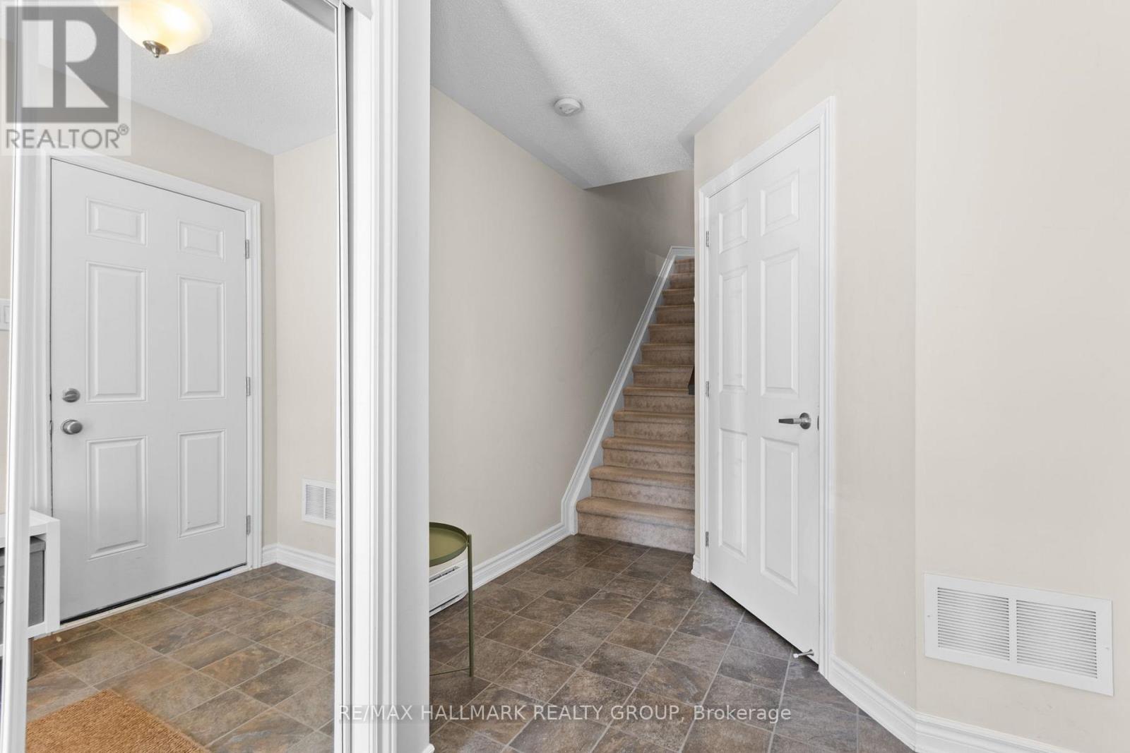 469 Meadowhawk Crescent, Ottawa, Ontario  K2J 5W7 - Photo 5 - X12556354