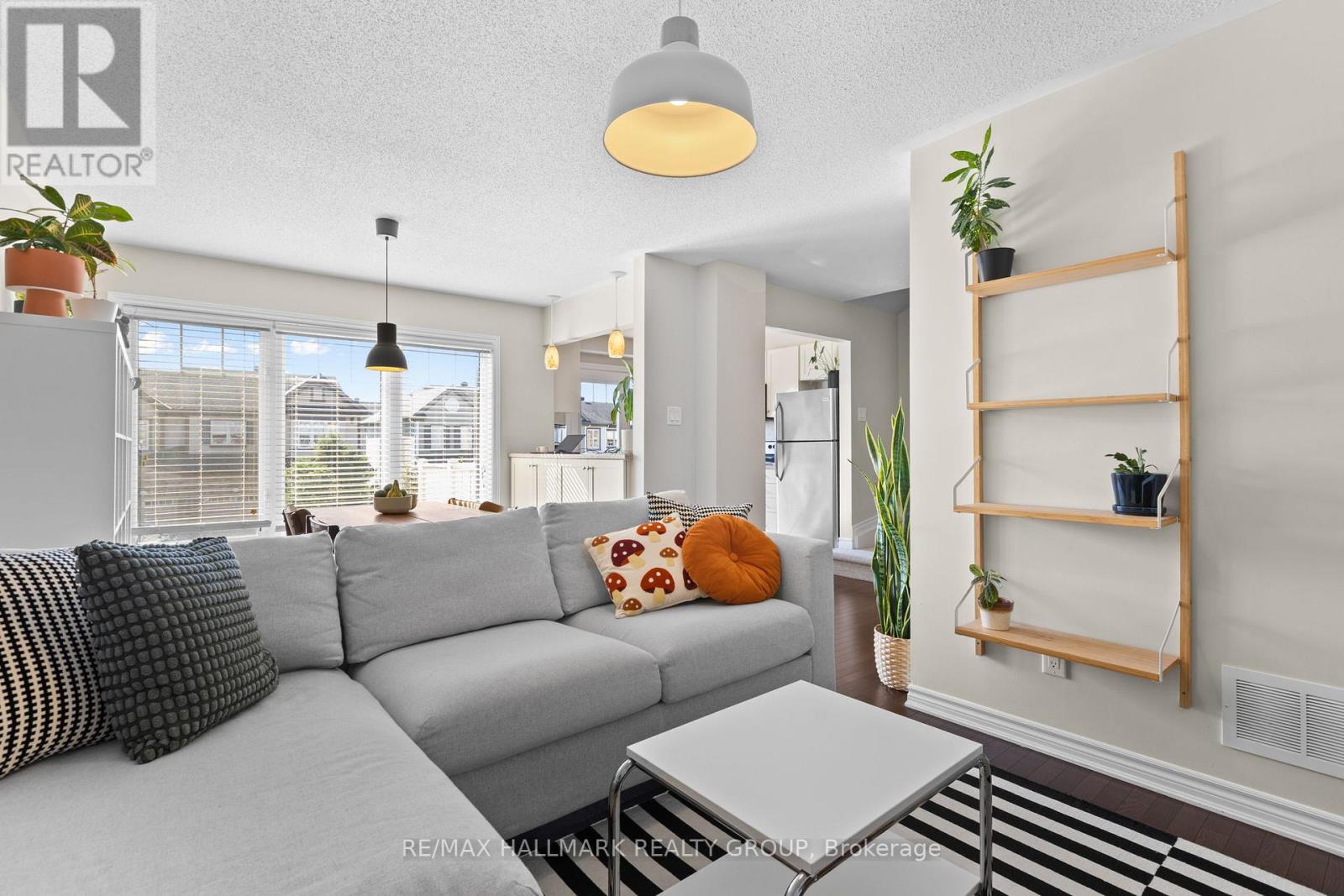 469 Meadowhawk Crescent, Ottawa, Ontario  K2J 5W7 - Photo 6 - X12556354