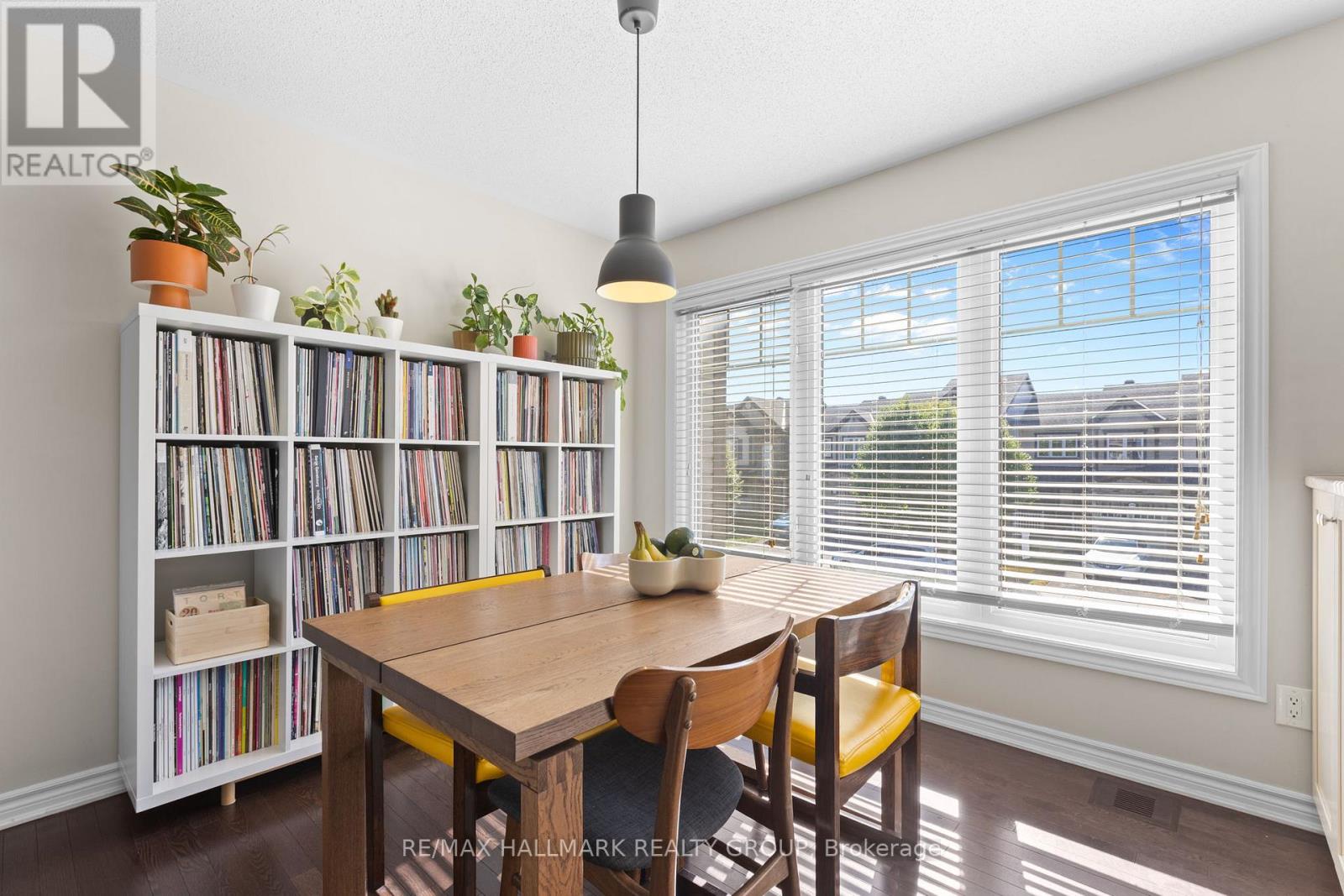 469 Meadowhawk Crescent, Ottawa, Ontario  K2J 5W7 - Photo 7 - X12556354