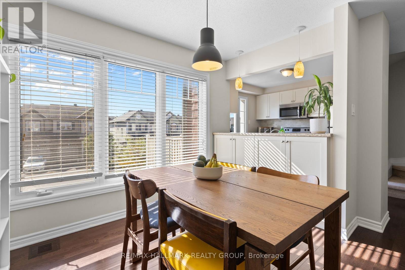 469 Meadowhawk Crescent, Ottawa, Ontario  K2J 5W7 - Photo 8 - X12556354