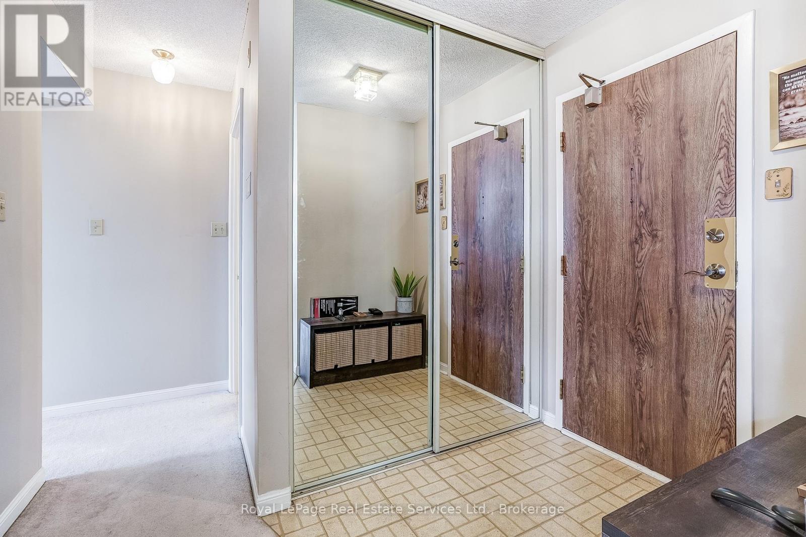 1008 - 1240 Marlborough Court, Oakville, Ontario  L6H 3K7 - Photo 13 - W12556362