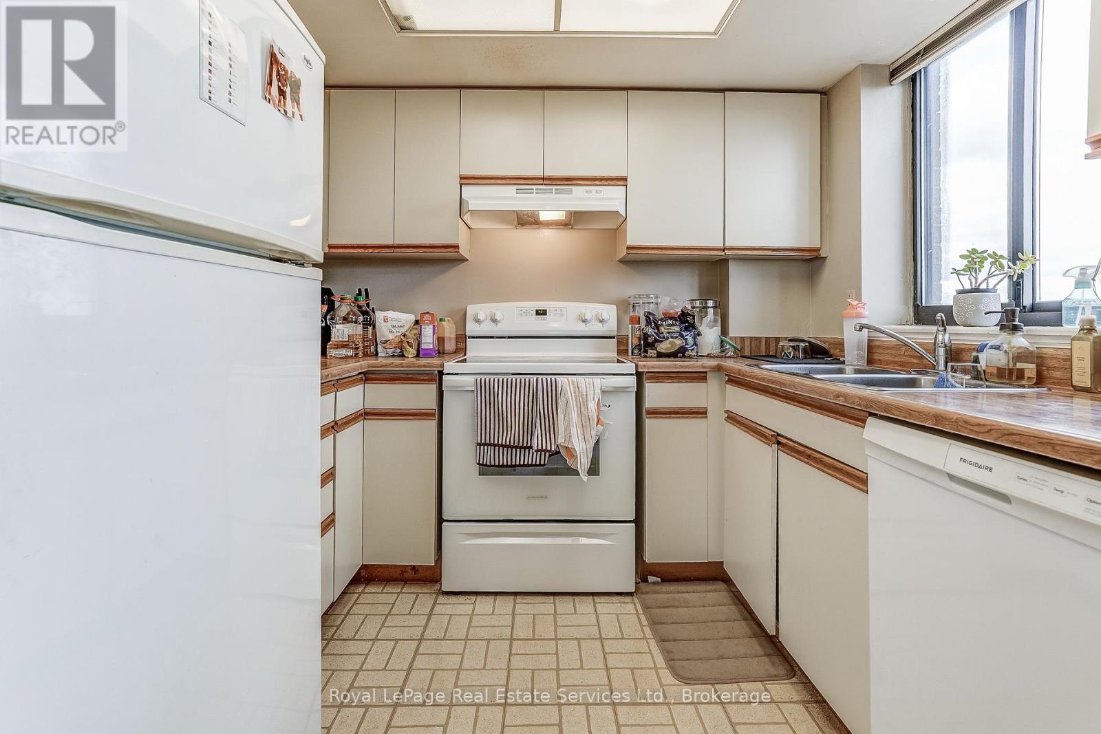 1008 - 1240 Marlborough Court, Oakville, Ontario  L6H 3K7 - Photo 17 - W12556362