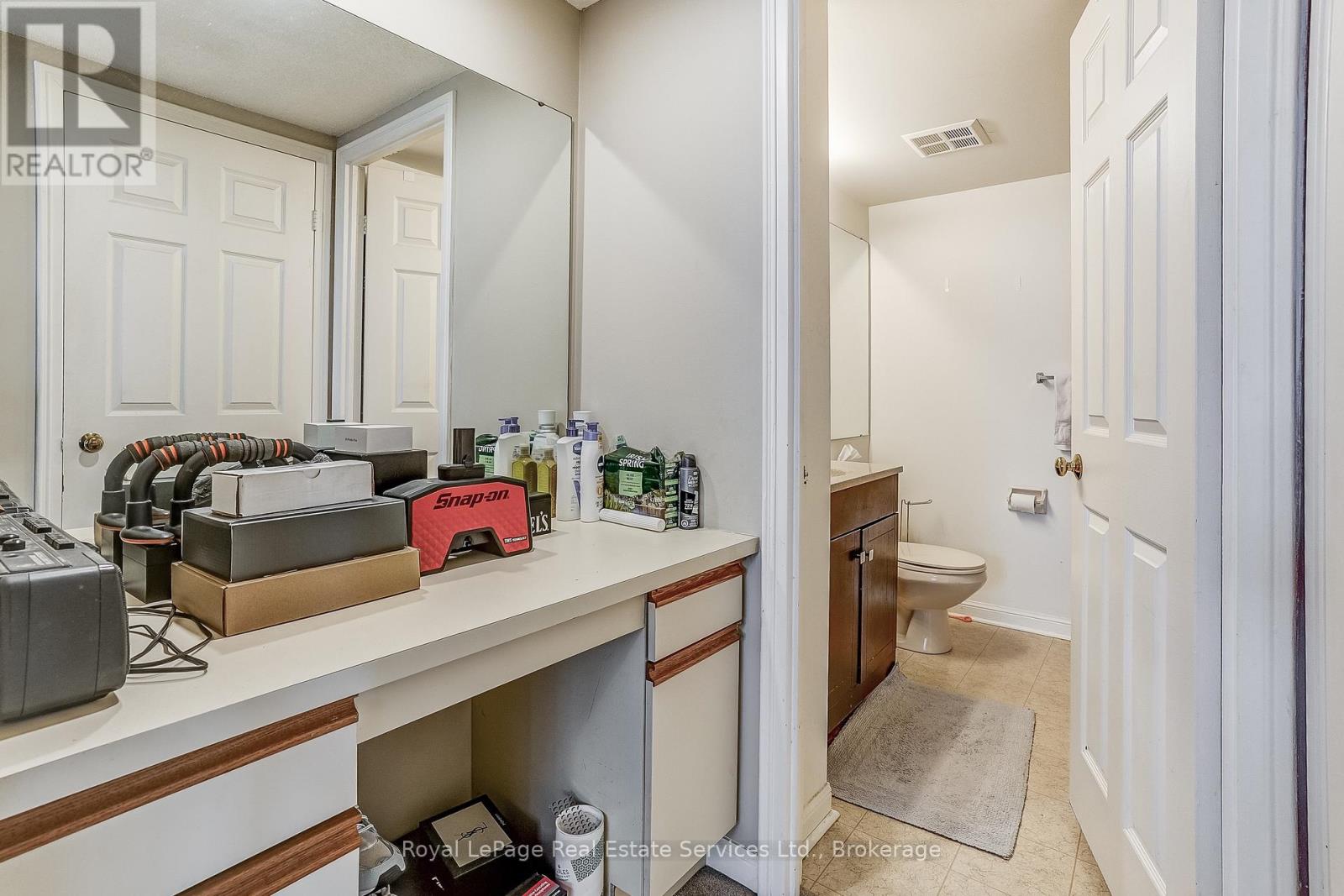 1008 - 1240 Marlborough Court, Oakville, Ontario  L6H 3K7 - Photo 26 - W12556362