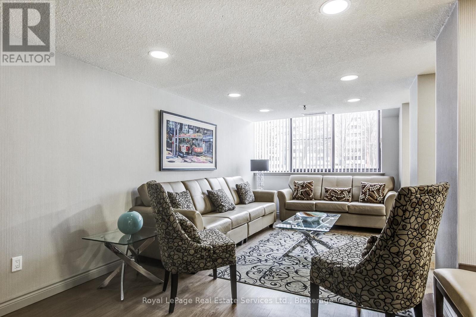 1008 - 1240 Marlborough Court, Oakville, Ontario  L6H 3K7 - Photo 31 - W12556362