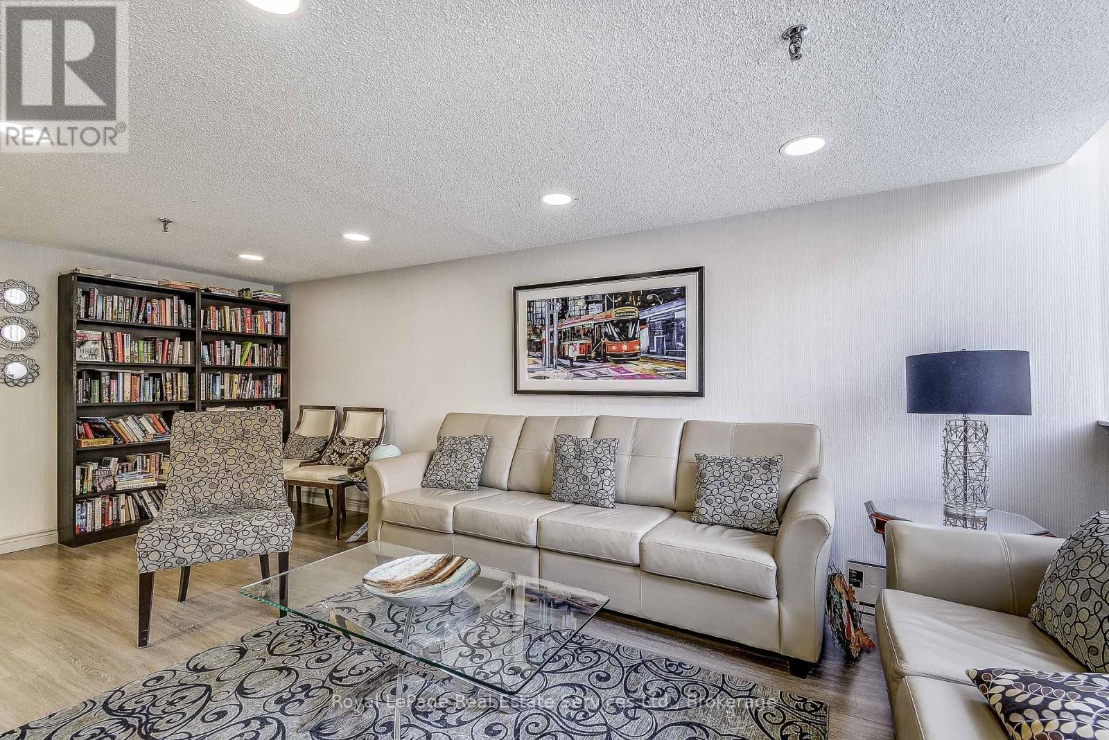 1008 - 1240 Marlborough Court, Oakville, Ontario  L6H 3K7 - Photo 33 - W12556362