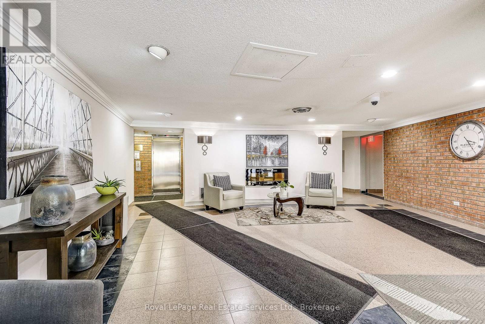 1008 - 1240 Marlborough Court, Oakville, Ontario  L6H 3K7 - Photo 7 - W12556362