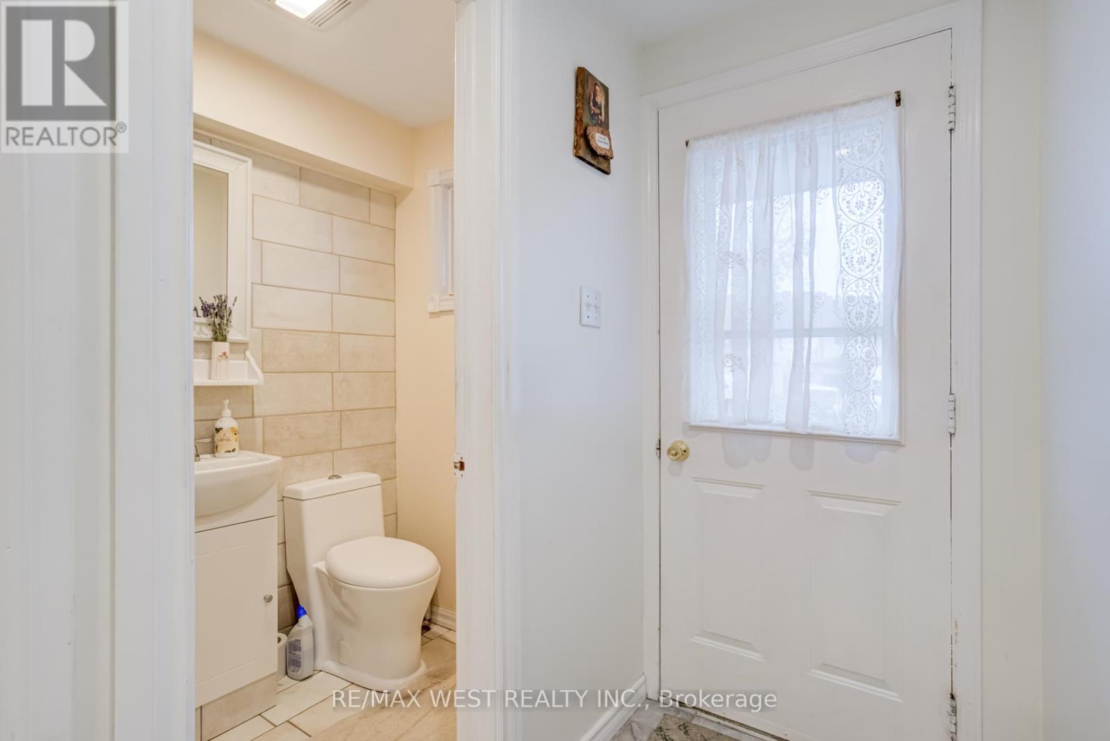 20 Corbett Drive, Barrie (Grove East), Ontario  L4M 5T2 - Photo 17 - S12556248