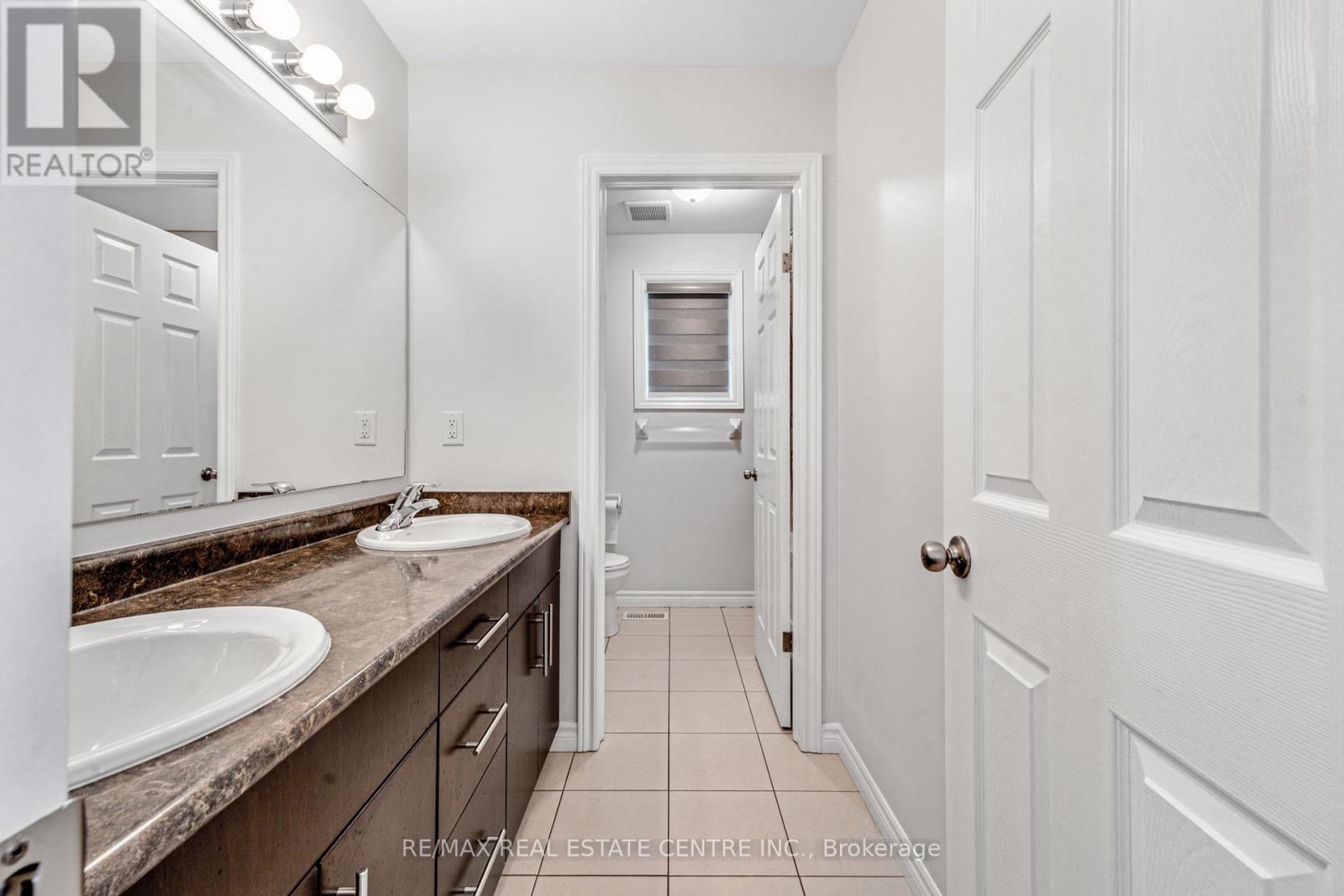 121 Steeplechase Way, Waterloo, Ontario N2K 0E7 - Photo 24 - X12551884