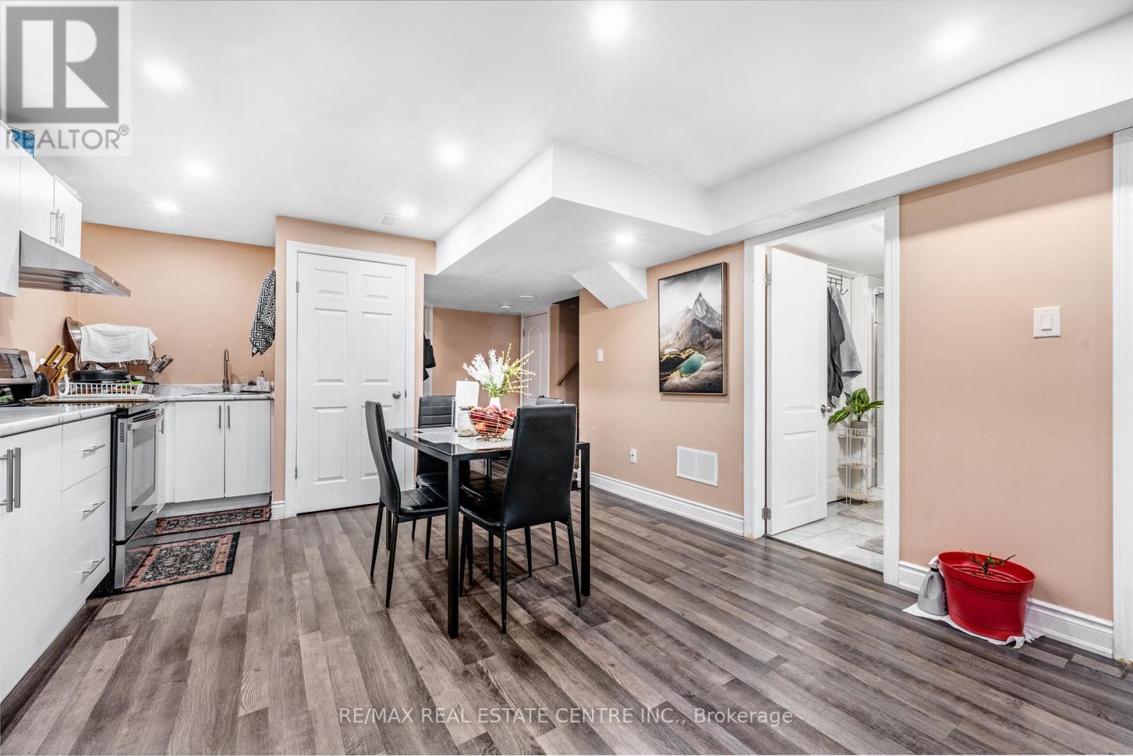 121 Steeplechase Way, Waterloo, Ontario N2K 0E7 - Photo 36 - X12551884