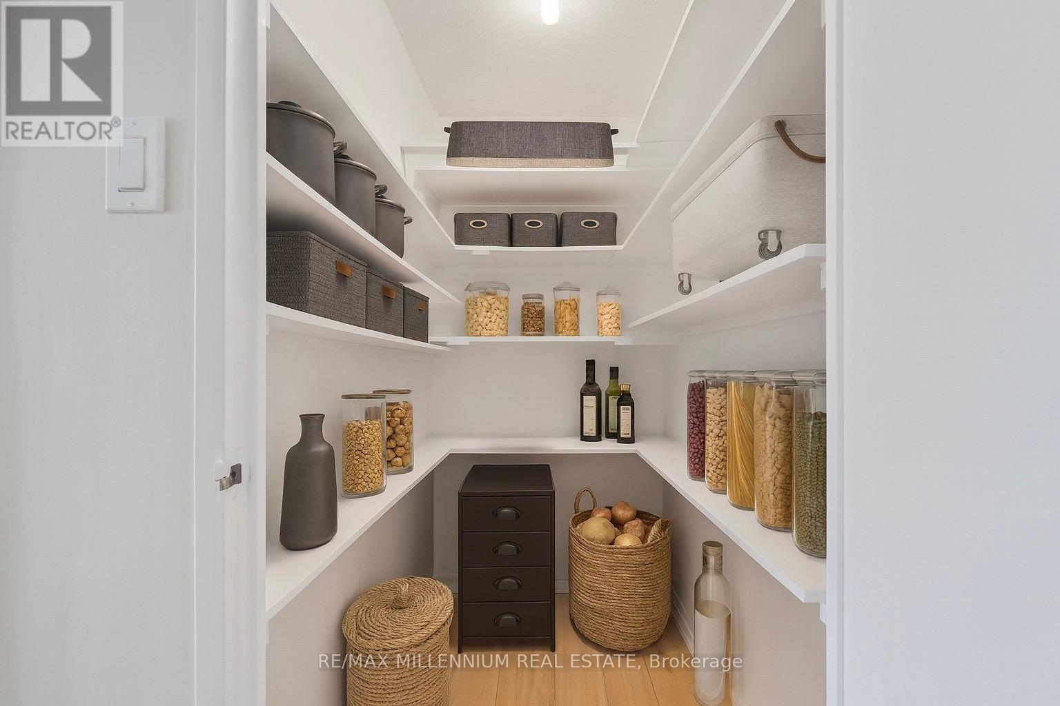 1907 - 362 The East Mall, Toronto, Ontario  M9B 6C4 - Photo 6 - W12555230