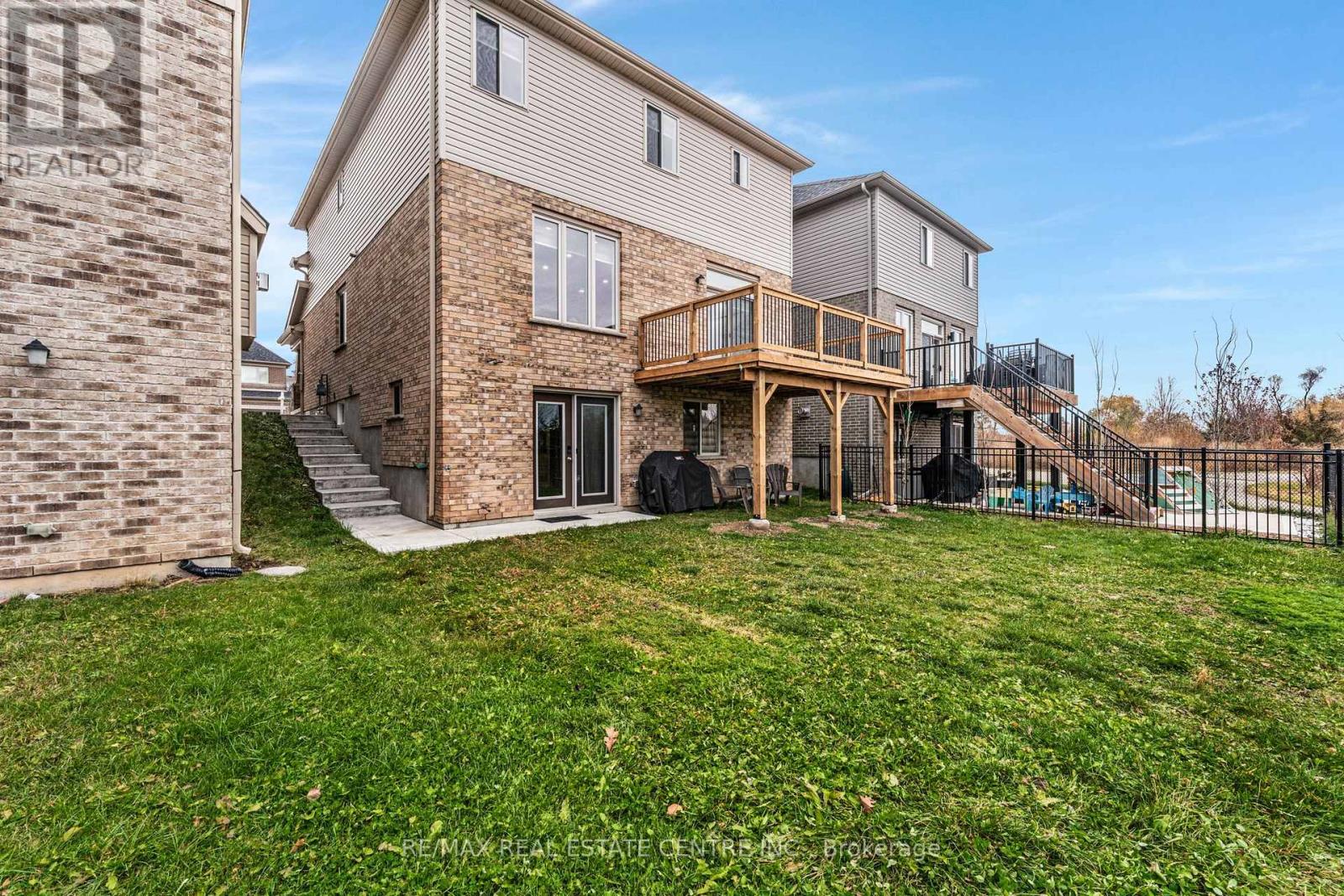 121 Steeplechase Way, Waterloo, Ontario N2K 0E7 - Photo 43 - X12551884