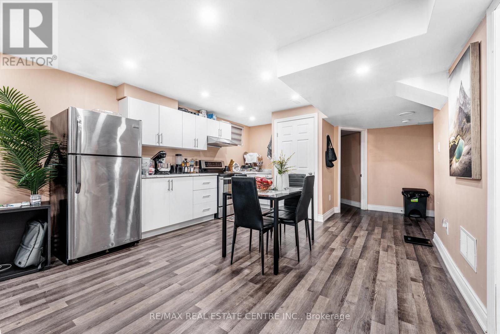 121 Steeplechase Way, Waterloo, Ontario N2K 0E7 - Photo 35 - X12551884