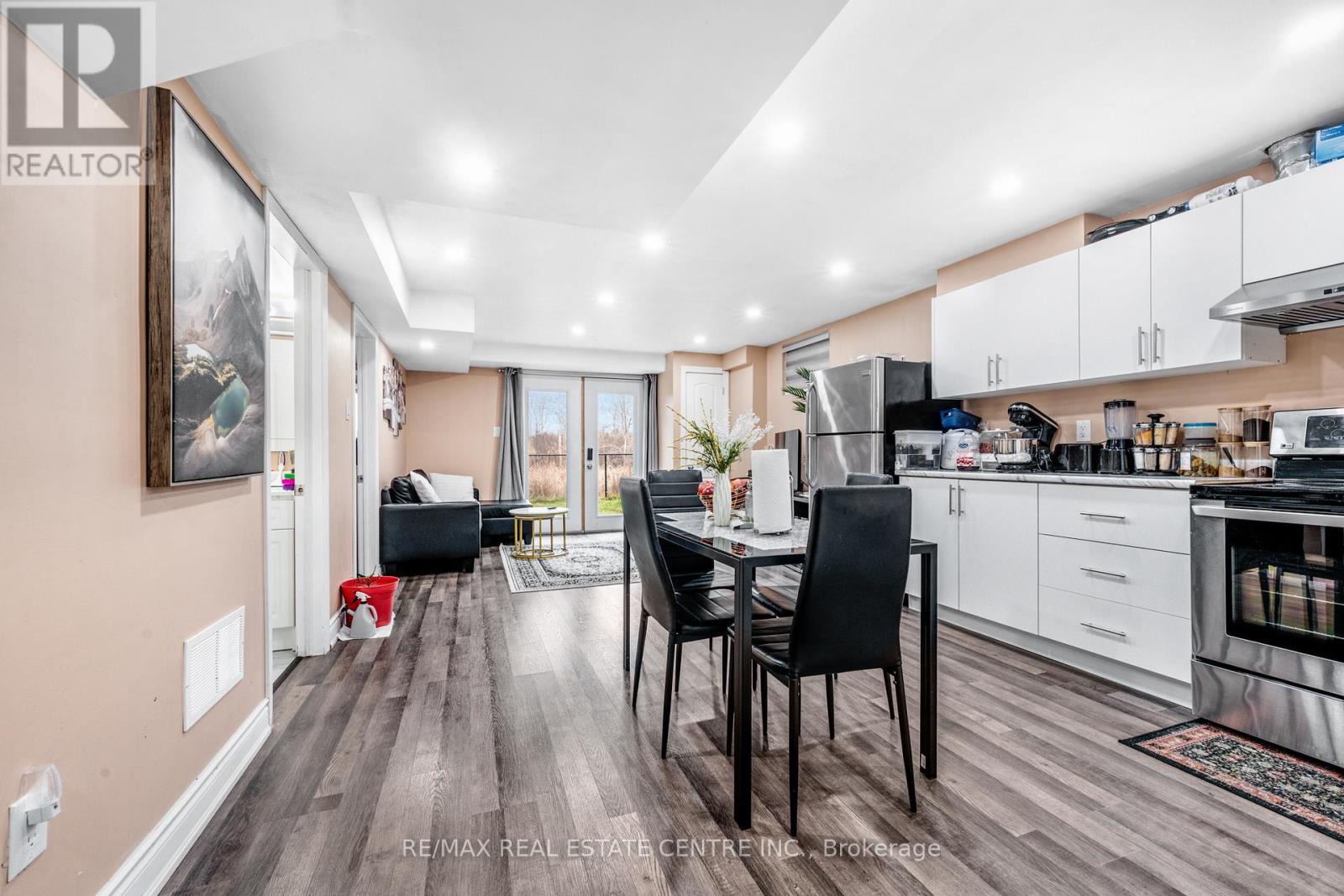 121 Steeplechase Way, Waterloo, Ontario N2K 0E7 - Photo 33 - X12551884