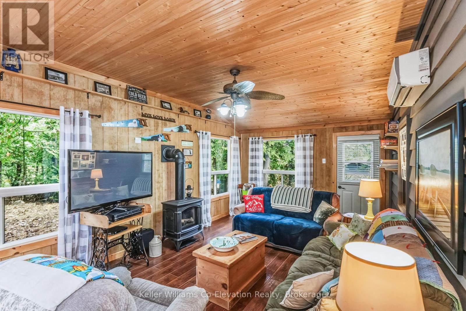 33 Gloucester Grove, Tay, Ontario  L0K 1R0 - Photo 12 - S12556502