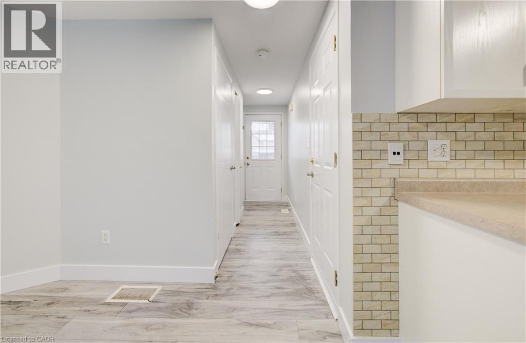 68 Foxglove Crescent, Kitchener, Ontario  N2E 3Y7 - Photo 5 - 40787165