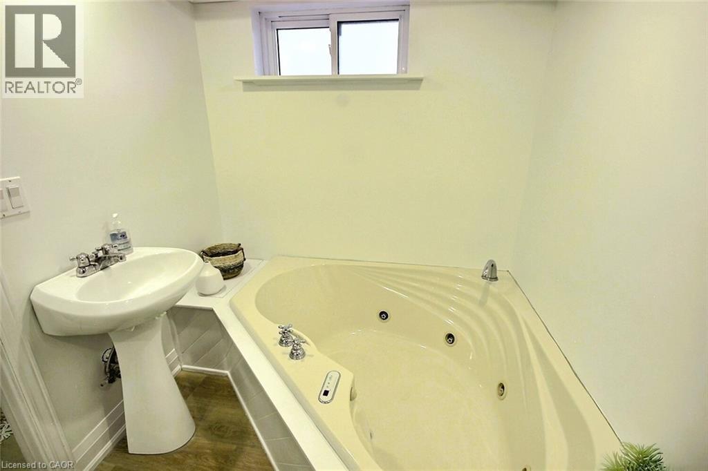 324 Wellington Street N, Kitchener, Ontario N2H 5K9 - Photo 18 - 40787217