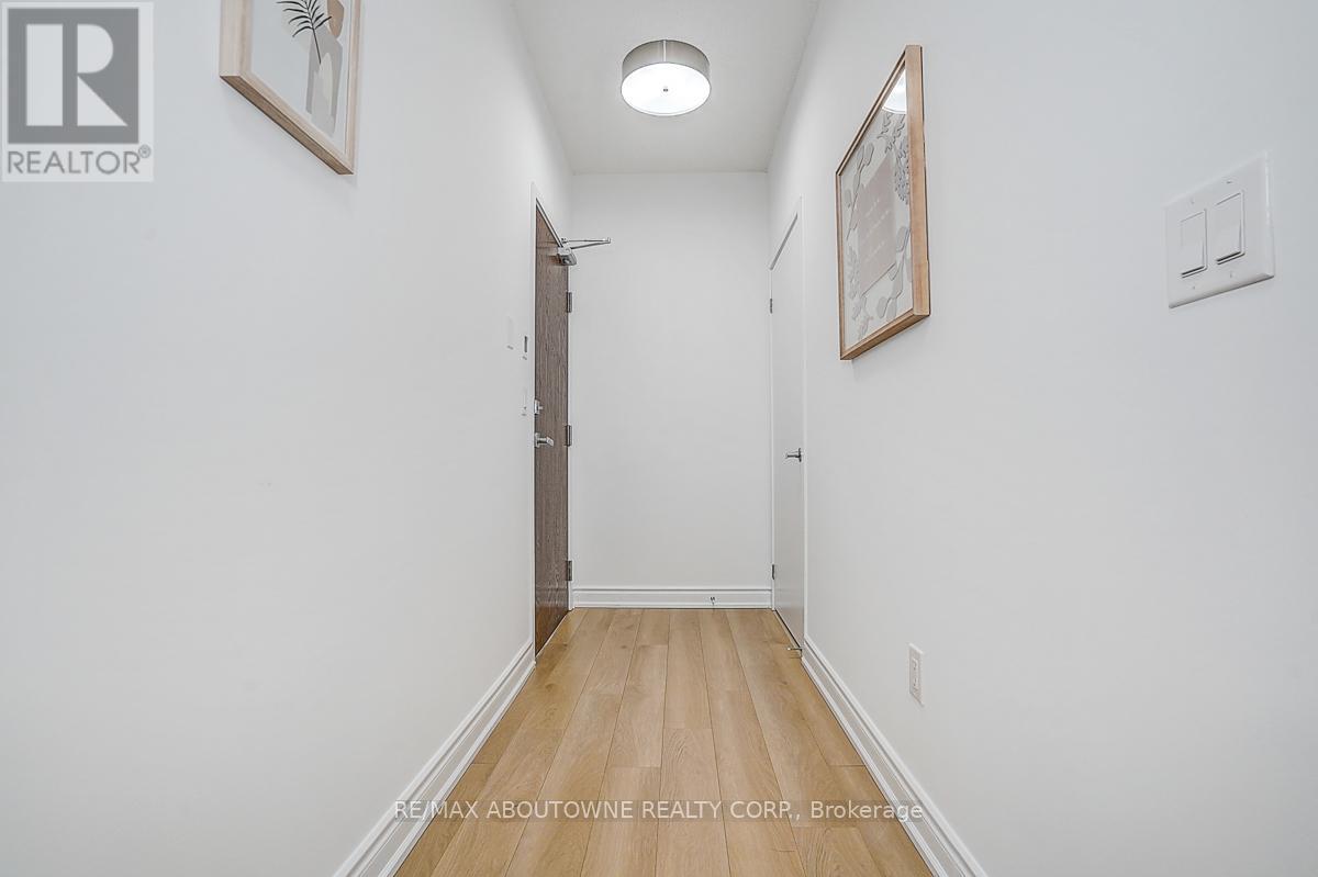 2005 - 360 Square One Drive, Mississauga, Ontario  L5B 0G7 - Photo 4 - W12556180