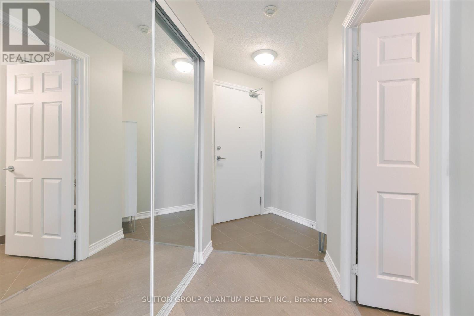 911 - 2379 Central Park Drive, Oakville, Ontario  L6H 0E3 - Photo 3 - W12556200