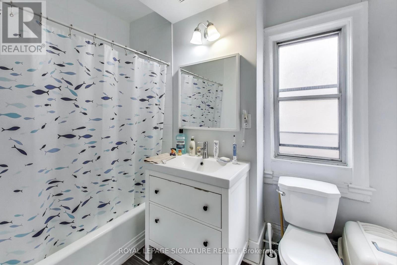 232 Pacific Avenue, Toronto, Ontario  M6P 2P5 - Photo 20 - W12556206