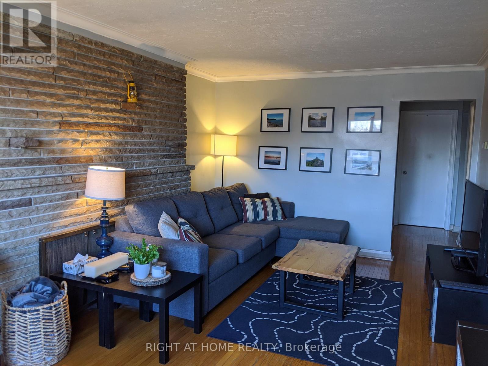 368 Hillmount Avenue, Toronto, Ontario  M6B 1Y8 - Photo 2 - W12556214