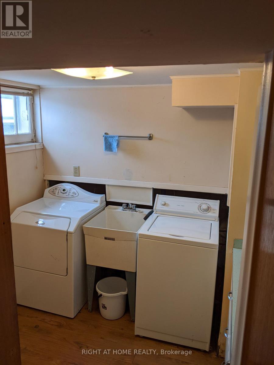 368 Hillmount Avenue, Toronto, Ontario  M6B 1Y8 - Photo 9 - W12556214