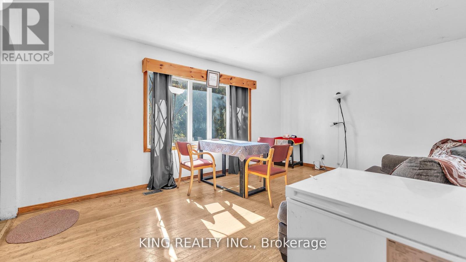 564 First Street, London East, Ontario N5V 1Z7 - Photo 11 - X12556184