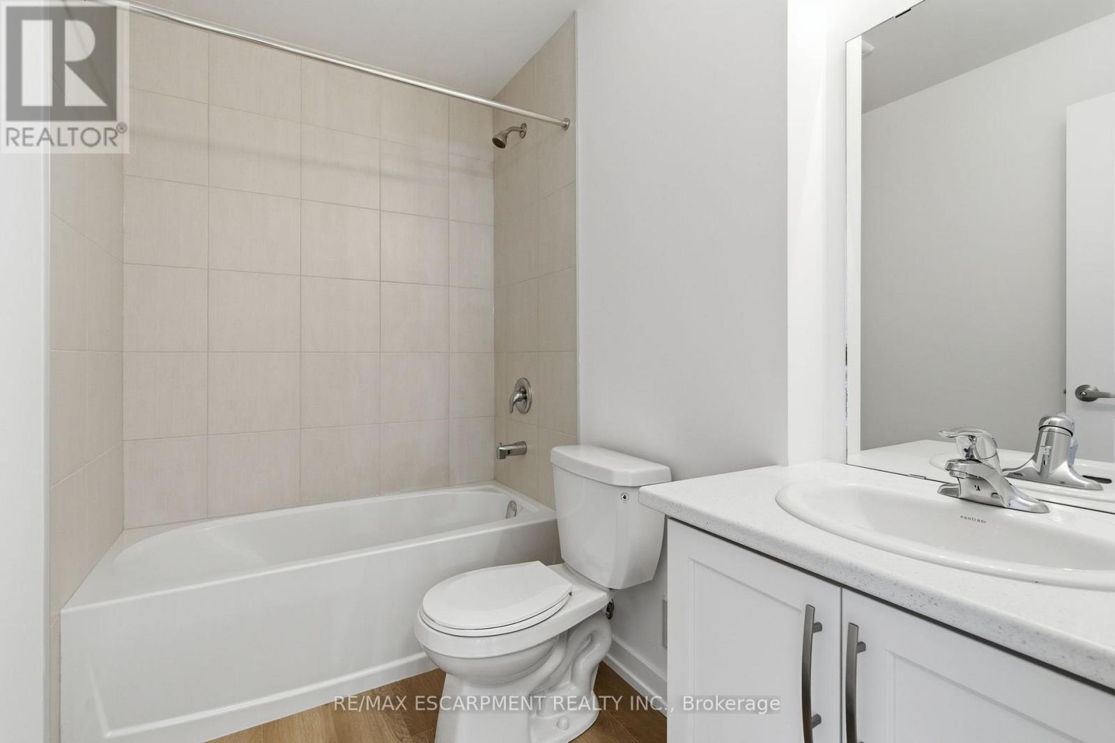 29 - 70 Kenesky Drive, Hamilton, Ontario L8B 2A9 - Photo 13 - X12556238