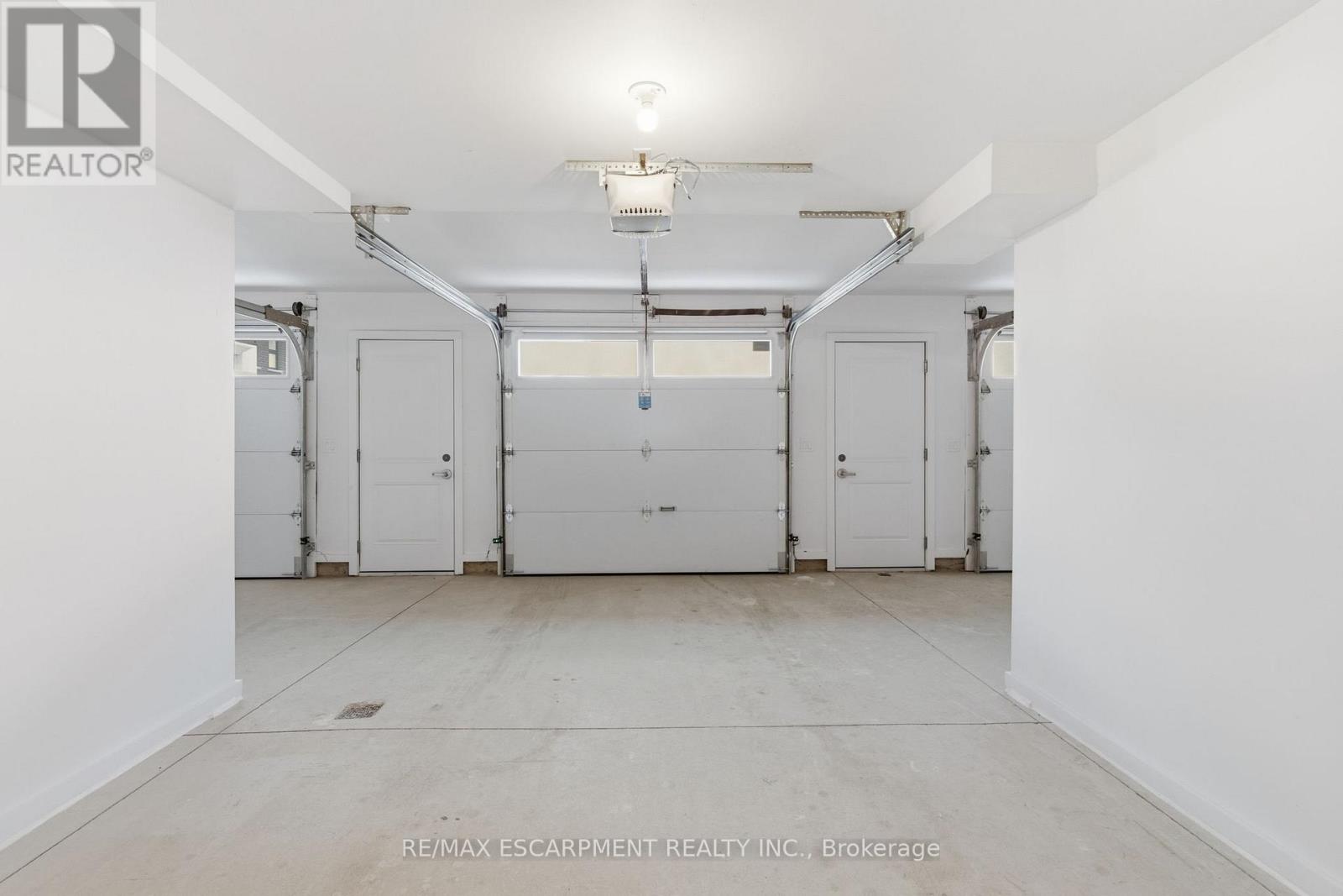 29 - 70 Kenesky Drive, Hamilton, Ontario L8B 2A9 - Photo 19 - X12556238