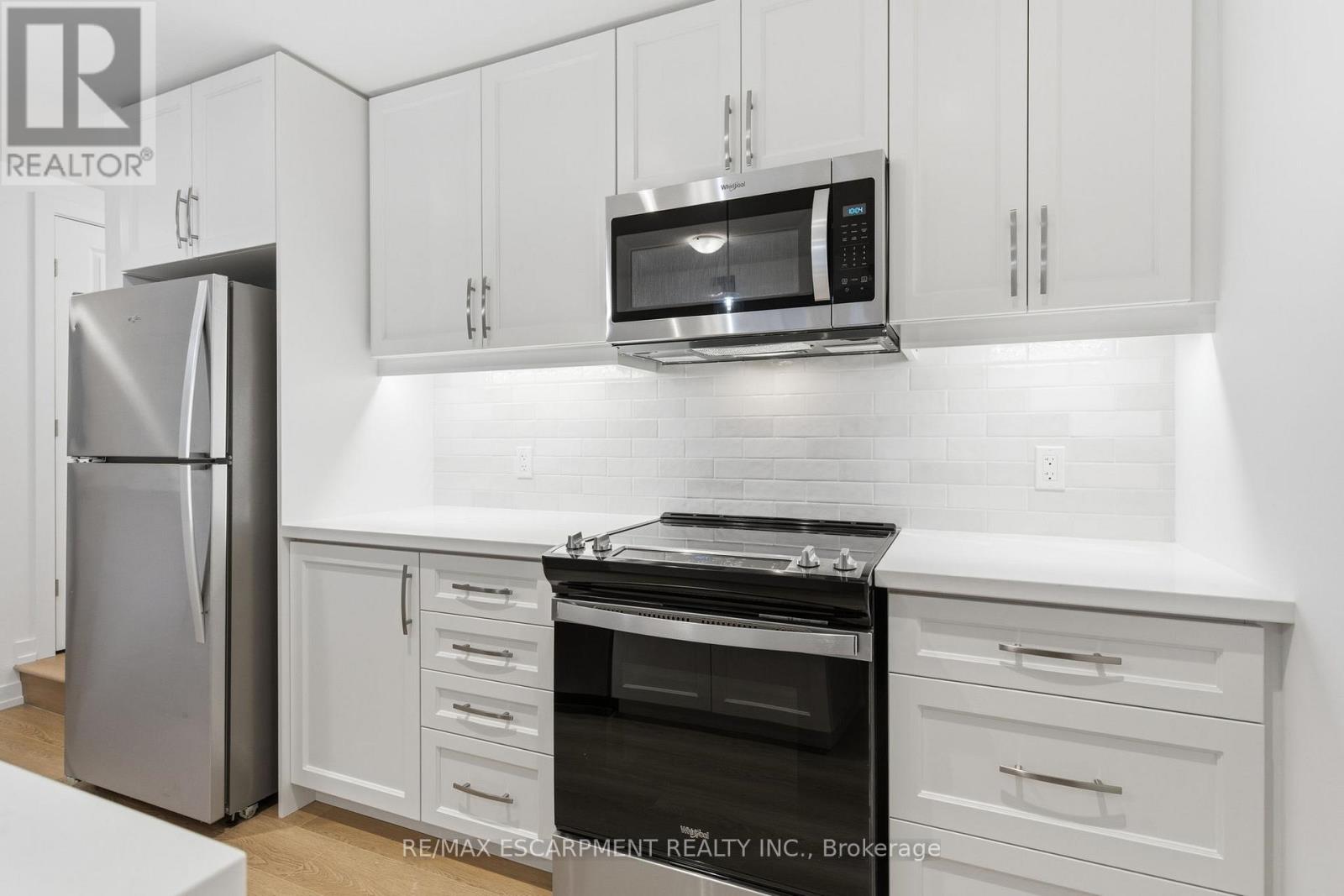 29 - 70 Kenesky Drive, Hamilton, Ontario L8B 2A9 - Photo 7 - X12556238