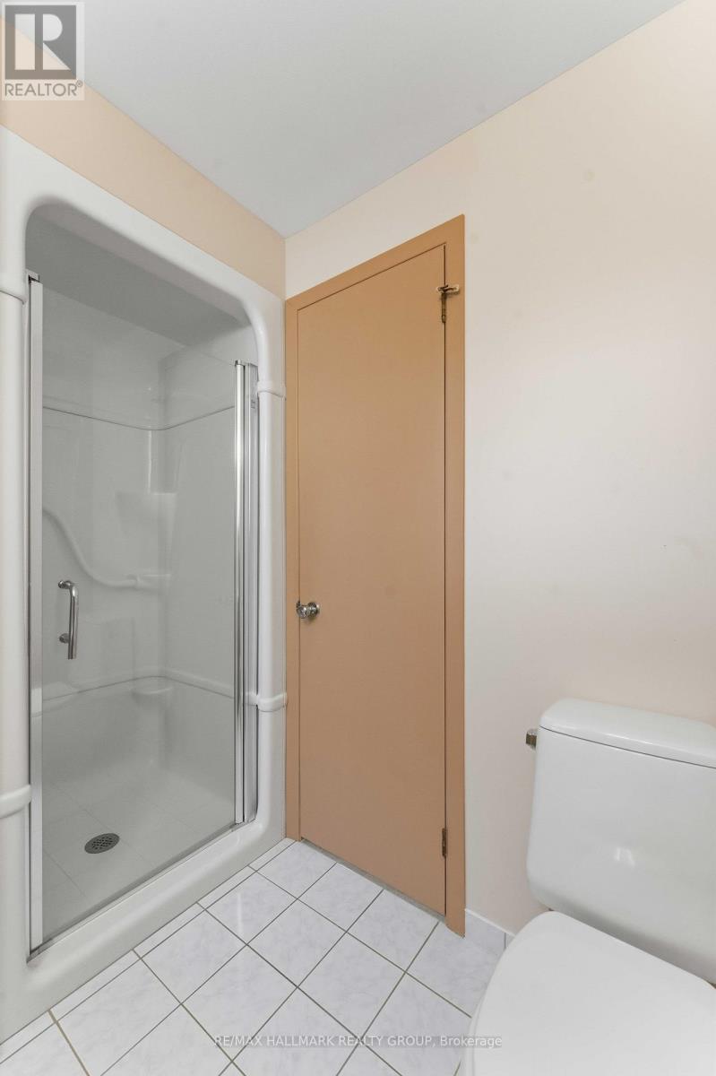 1884 Elmridge Drive, Ottawa, Ontario  K1J 6R7 - Photo 22 - X12496610