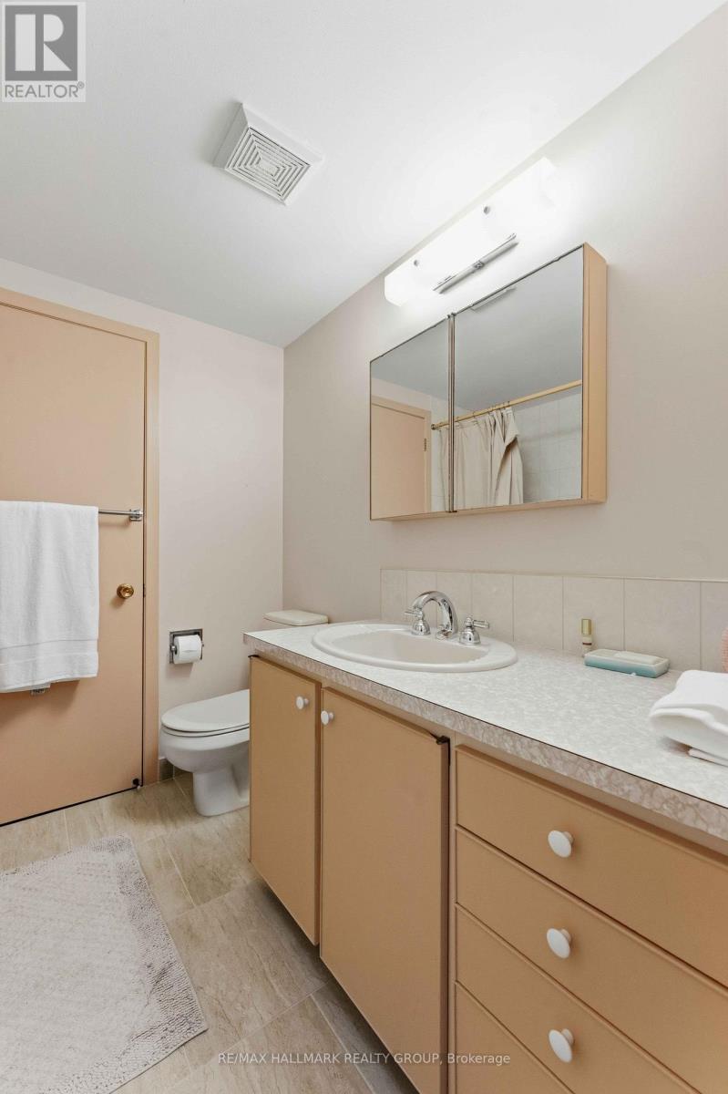 1884 Elmridge Drive, Ottawa, Ontario  K1J 6R7 - Photo 40 - X12496610