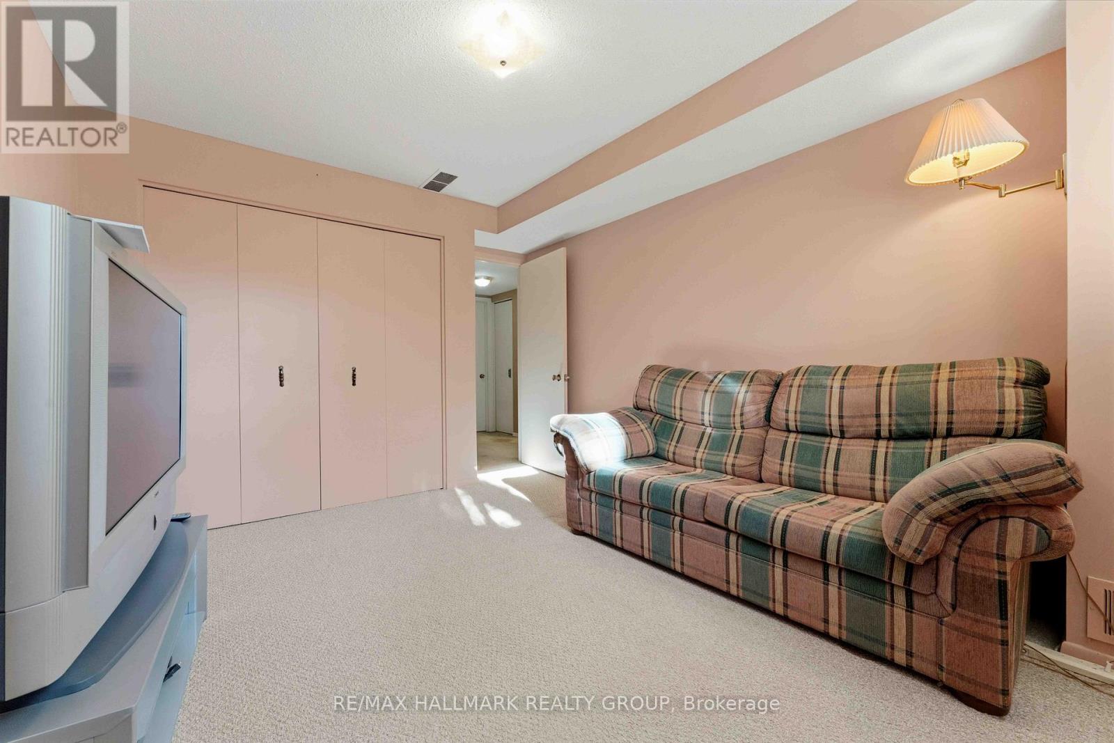 1884 Elmridge Drive, Ottawa, Ontario  K1J 6R7 - Photo 38 - X12496610