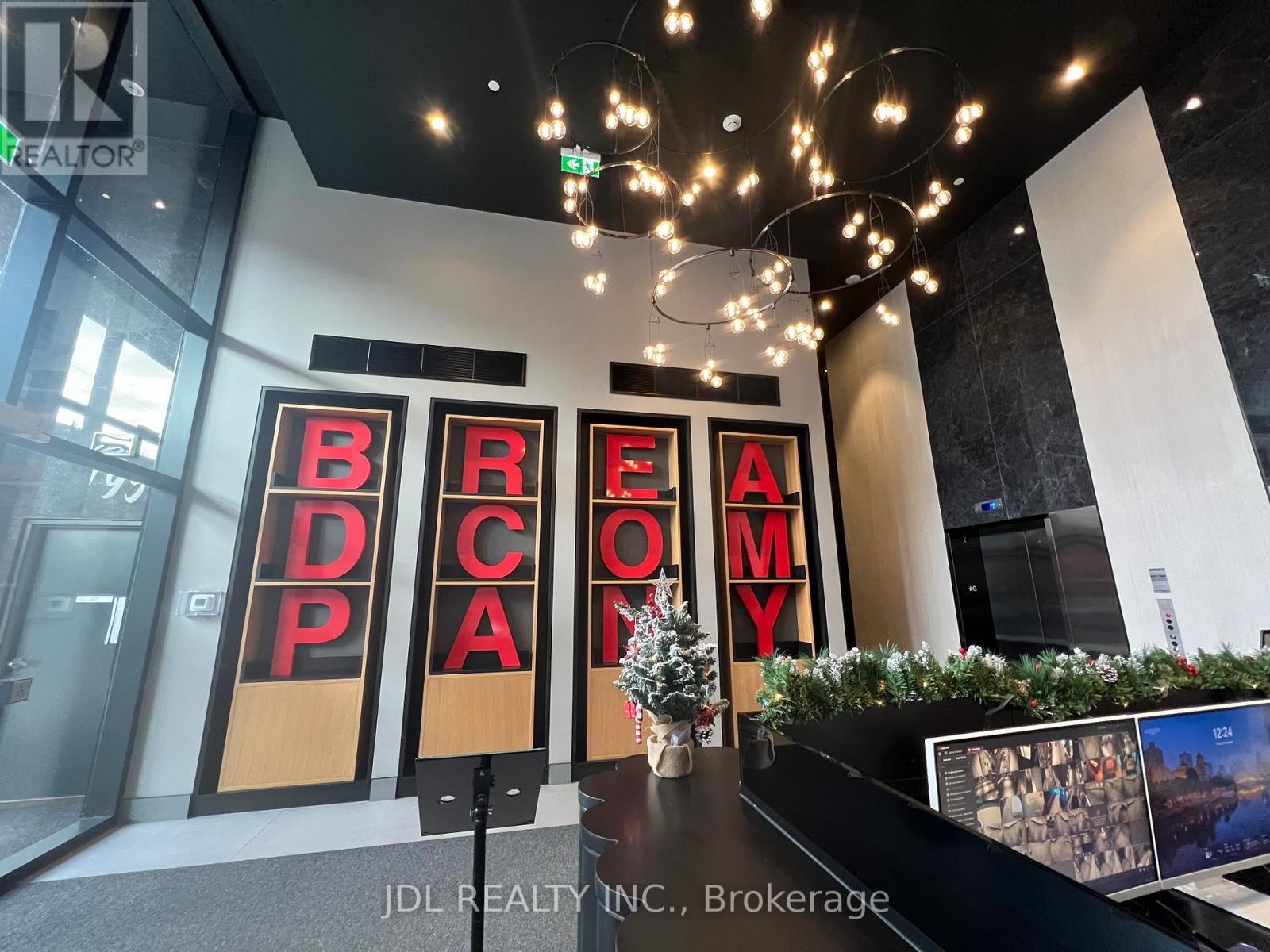 1406 - 195 Mccaul Street, Toronto, Ontario  M5T 1W6 - Photo 4 - C12556296