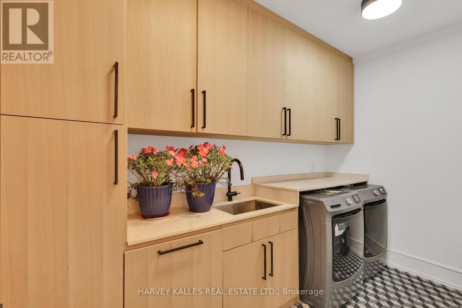 159 Cortleigh Boulevard, Toronto, Ontario  M5N 1P6 - Photo 33 - C12556324