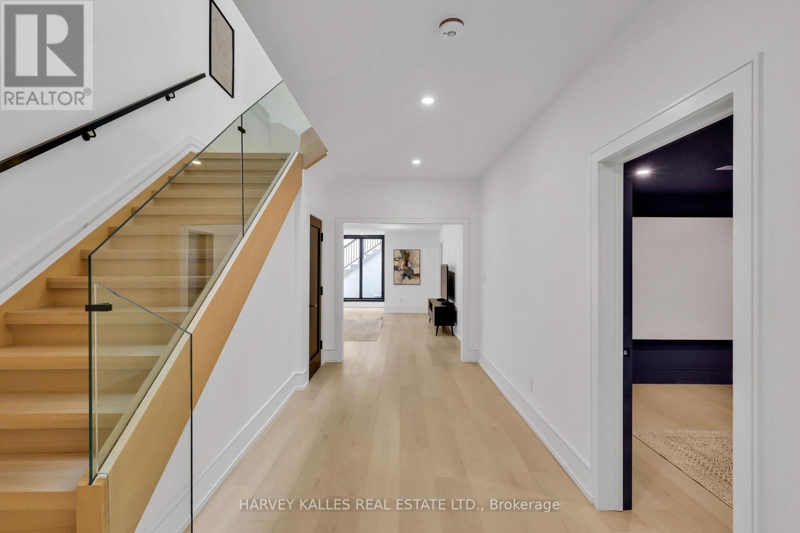 159 Cortleigh Boulevard, Toronto, Ontario  M5N 1P6 - Photo 43 - C12556324