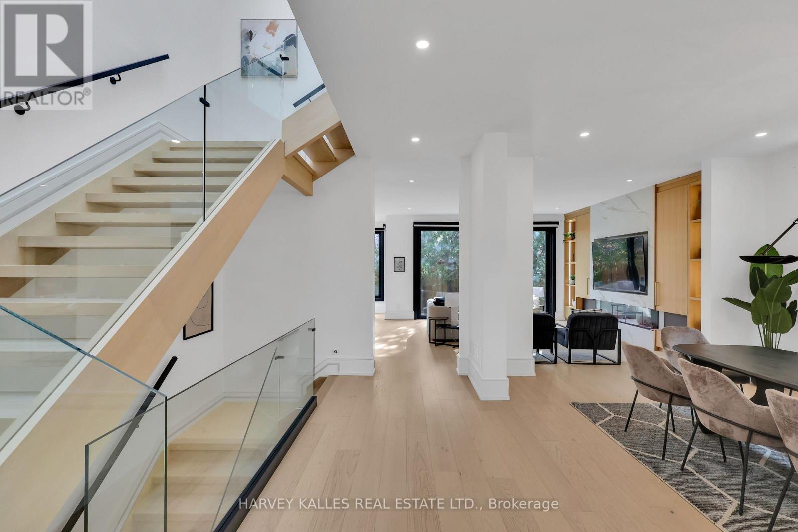 159 Cortleigh Boulevard, Toronto, Ontario  M5N 1P6 - Photo 8 - C12556324