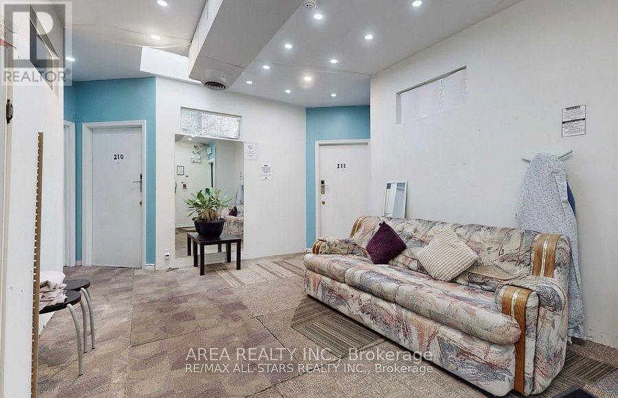 135 Jarvis Street, Toronto, Ontario  M5C 2H6 - Photo 8 - C12556384