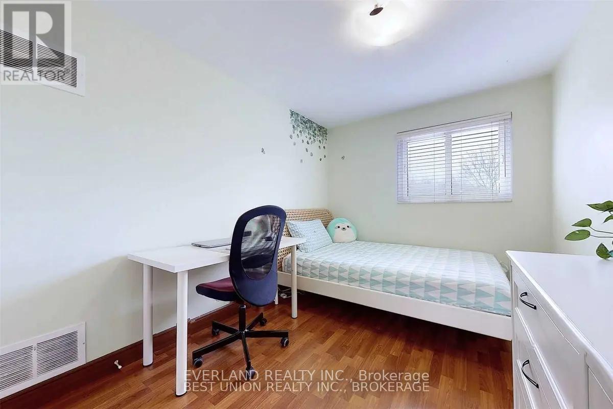 25 Rock Moss Way, Toronto, Ontario  M2H 3E9 - Photo 12 - C12556436