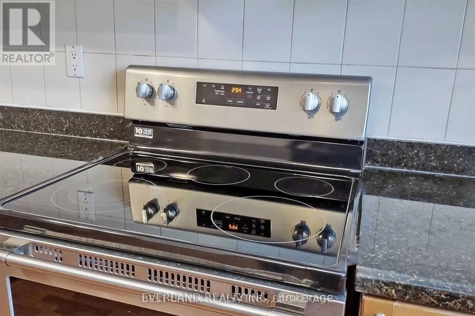 25 Rock Moss Way, Toronto, Ontario  M2H 3E9 - Photo 3 - C12556436