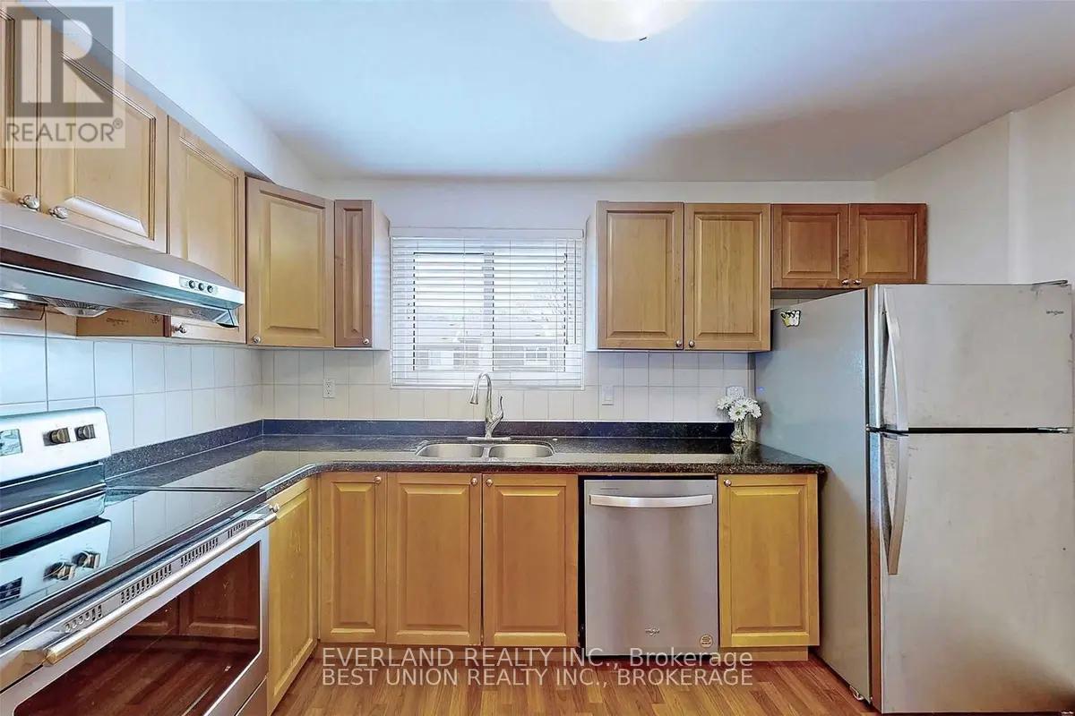 25 Rock Moss Way, Toronto, Ontario  M2H 3E9 - Photo 5 - C12556436