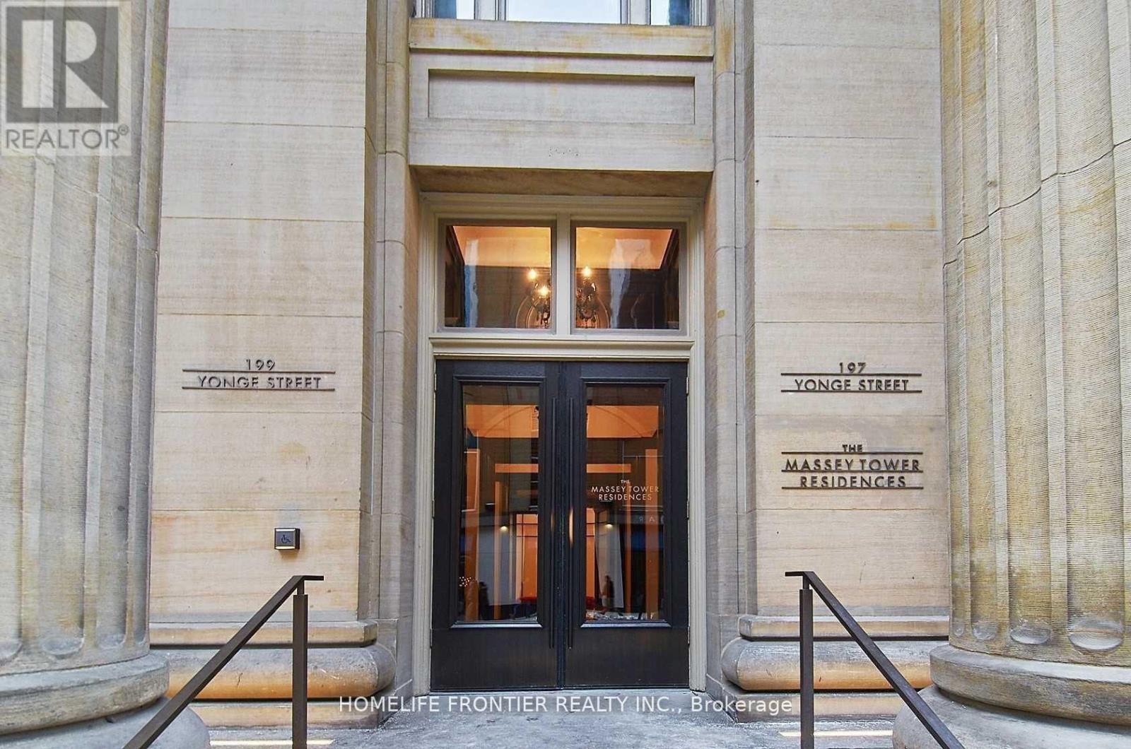 5510 - 197 Yonge Street, Toronto, Ontario  M5B 1M4 - Photo 2 - C12556462