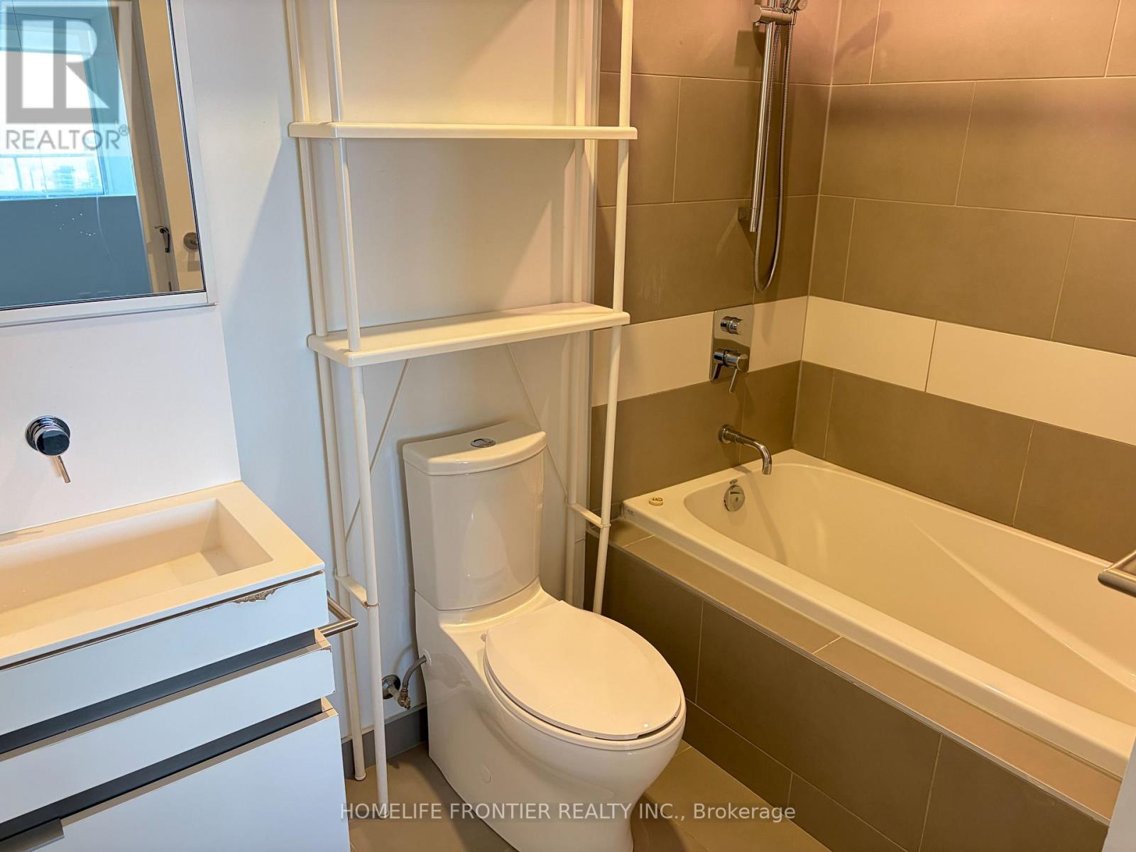 5510 - 197 Yonge Street, Toronto, Ontario  M5B 1M4 - Photo 8 - C12556462