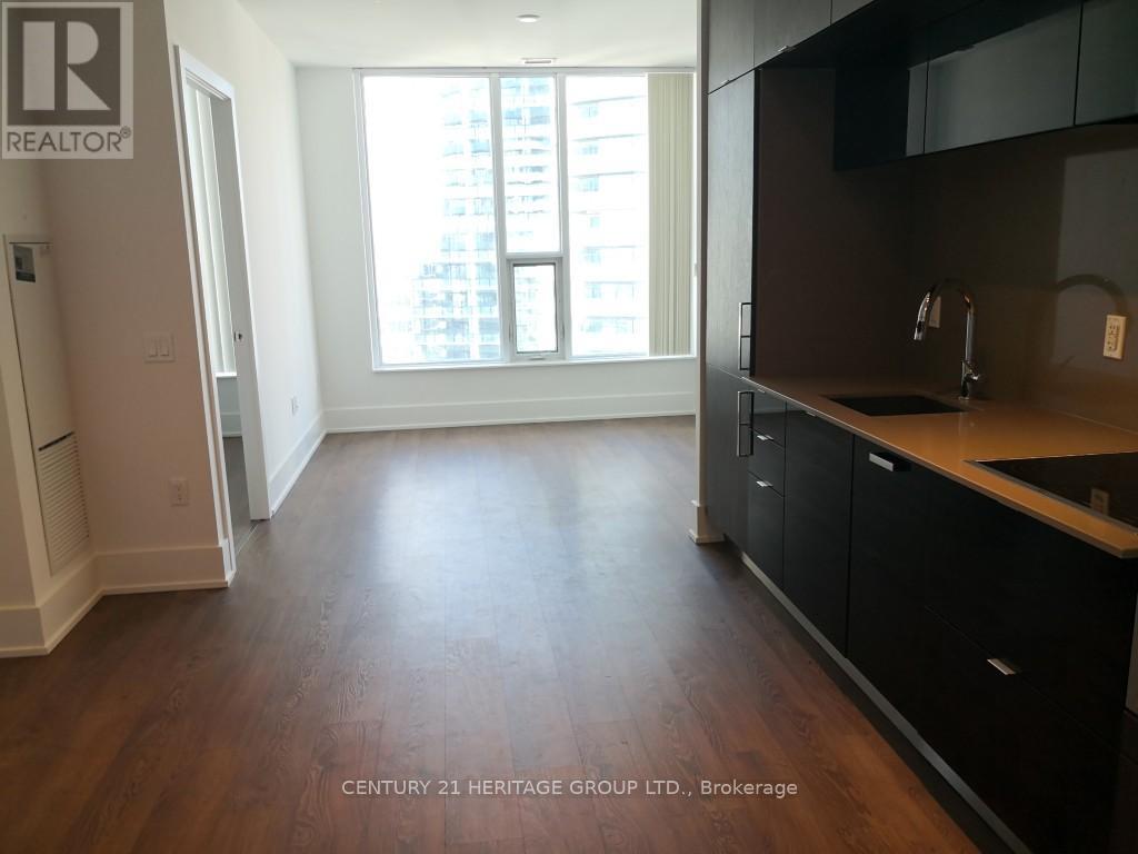 3302 - 10 York Street, Toronto, Ontario  M5J 0E1 - Photo 2 - C12556484