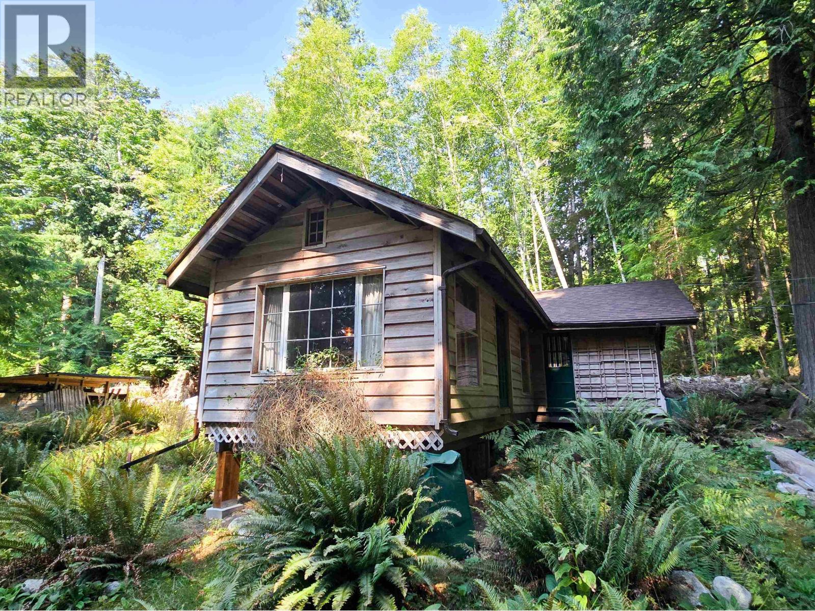 793 ANDY'S BAY ROAD, Gambier Island, British Columbia