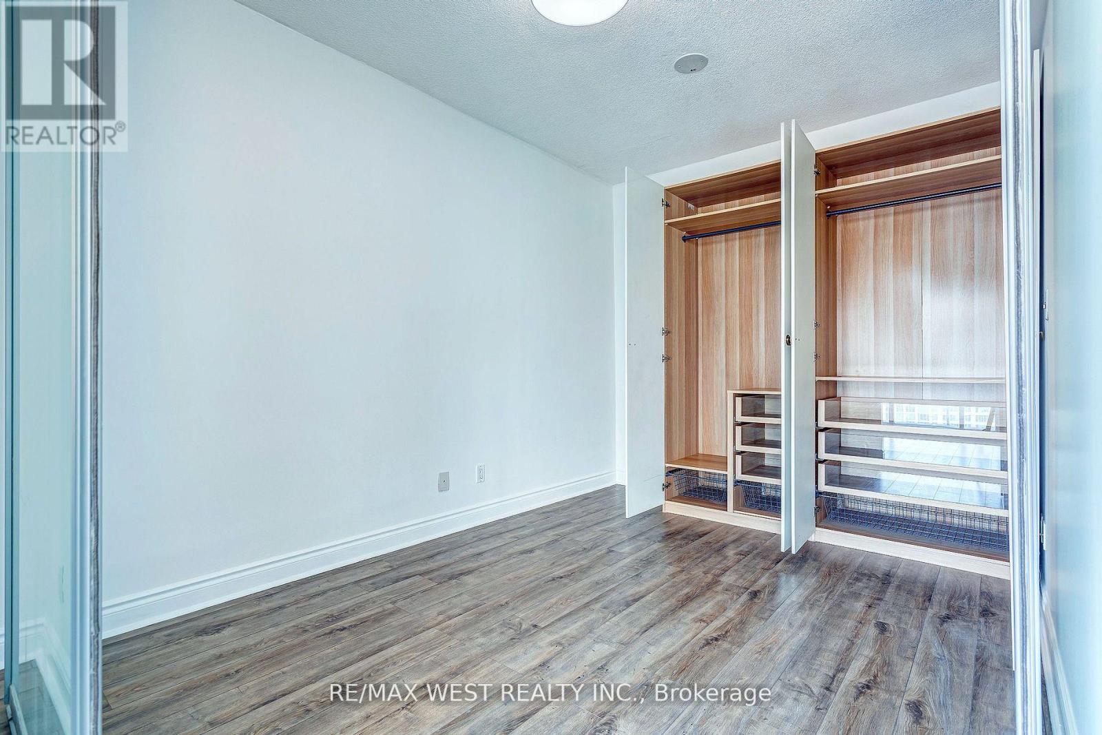 2008 - 90 Stadium Road, Toronto, Ontario  M5V 3W5 - Photo 10 - C12532404