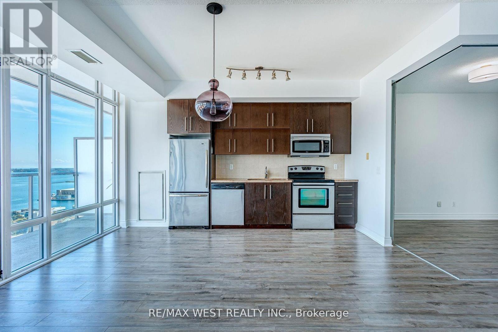 2008 - 90 Stadium Road, Toronto, Ontario  M5V 3W5 - Photo 15 - C12532404